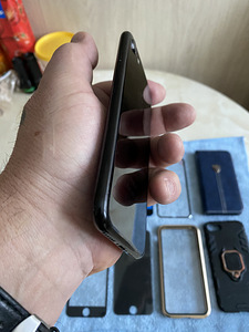 iPhone 7 Jet Black 128GB (3 foto / 8)