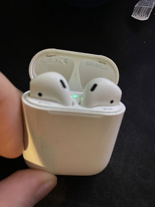 Air pods 2 (2 фото из 2)
