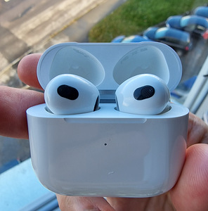 Müüa uued Airpods gen 3 (1 foto / 3)
