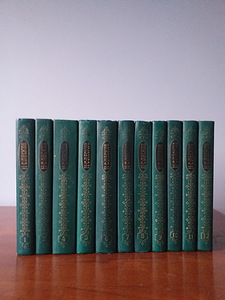 Книги (2 фото из 6)
