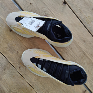 Adidas Yeezy Boost 700 V3 Mono Safflower EU 43⅓ (5 фото из 6)