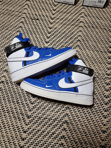 Nike Air Force 1 High LV8 2 UUEVÄÄRNE (1 foto / 2)