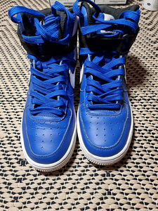 Nike Air Force 1 High LV8 2 UUEVÄÄRNE (2 foto / 2)