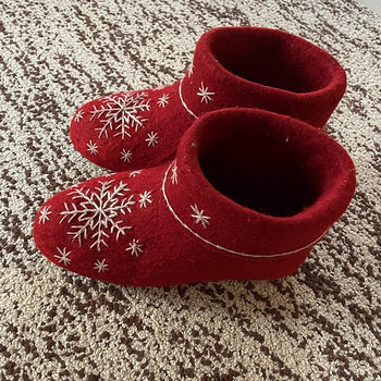 Валенки с вышивкой