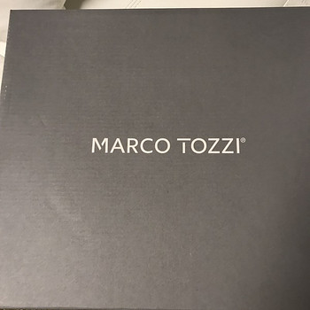 Poolsaapad.Marco Tozzi.