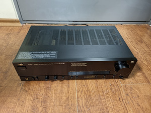 JVC AX-440 Интегральный стереоусилитель (2 фото из 3)