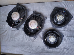 Toyota Land Cruiser 150 OEM kõlarid 86160-60460 86160-60430 (3 foto / 3)
