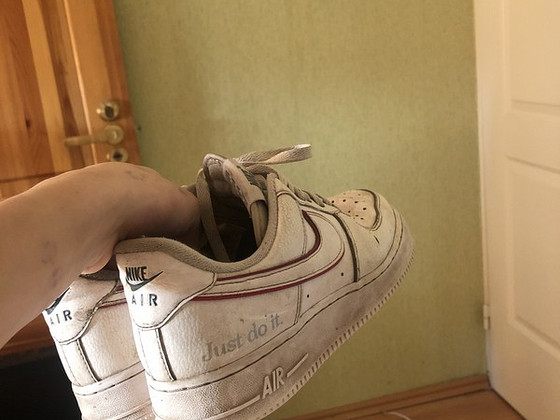 Красно-белые кроссовки Nike Air Force 1 just do it