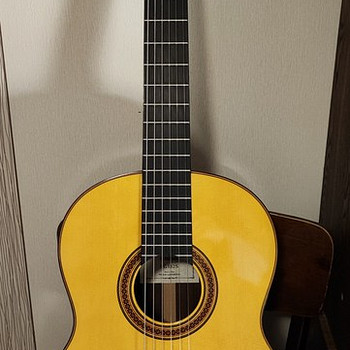 Kitarr Yamaha CG182S