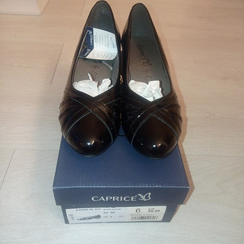 Caprice naiste nahast kingad suurus 39