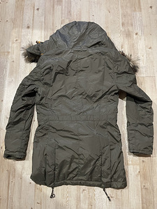 Peak Performance W Mildred Bronze парка S (3 фото из 9)