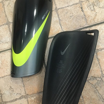 Nike jalgpalli säärekaitsmed
