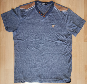 Футболки M, L (10 фото из 10)