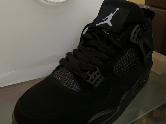 Nike Air Jordan 4 black cat