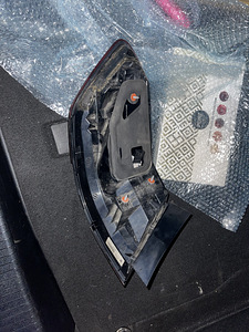 Esituli Mercedes Benz e220 2014.a (2 foto / 2)