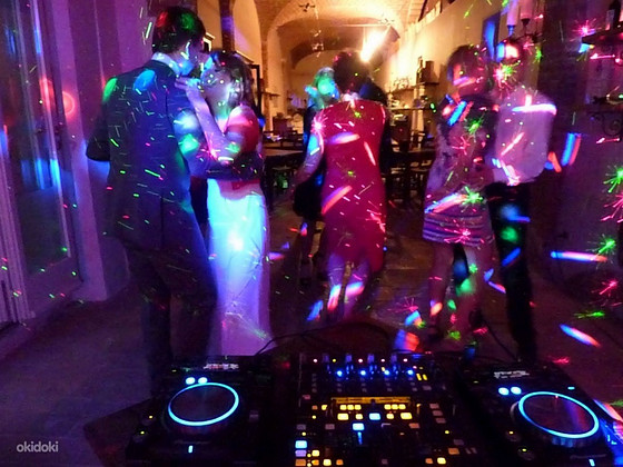 DJ