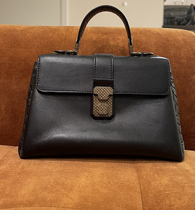 Bottega Veneta (1 foto / 4)