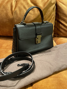 Bottega Veneta (2 foto / 4)