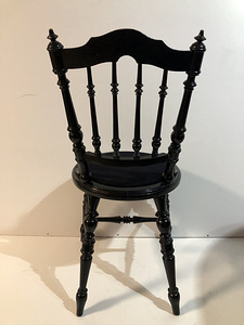 Красивый стул (4 фото из 9)