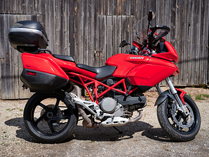 Ducati Multistrada 1100 (9 фото из 9)
