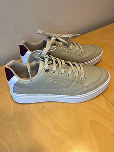 UUED TOMMY HILFIGER madalad ketsid. NR 39 (1 foto / 2)