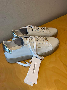 UUED Calvin Klein Madalad ketsid. NR 38 (1 foto / 2)