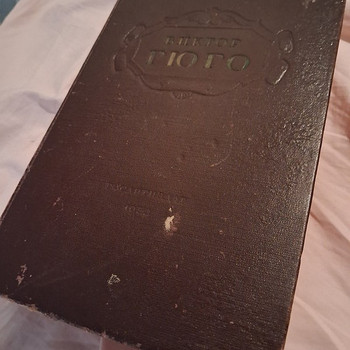 Продается Книга В.Гюго . Человек который смеется .1952г