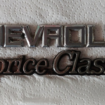 Chevrolet Caprice embleemid