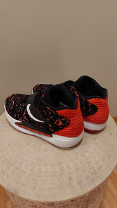 Korvpallijalanõud Nike KD 14, nr 42 (1 foto / 4)