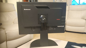 Lenovo Thinkvision L2440PWC (2 фото из 2)