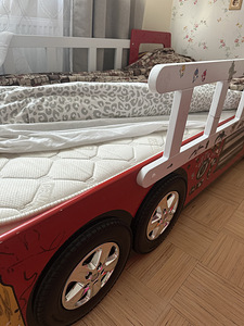 Продам кровать (2 фото из 4)