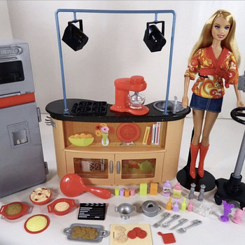 Karbis kasutamata komplekt I can be TV chef Barbie ja mööbel