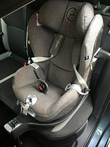 Автокресло CYBEX Sirona Z i-Size + база CYBEX Base Z (1 фото из 8)