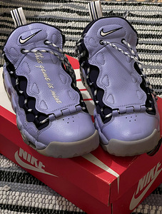 Nike Air More Money Women's Shoes Twilight Pulse-White ao174 (1 foto / 4)