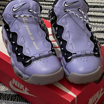 Женские кроссовки Nike Air More Money Twilight Pulse-White AO174