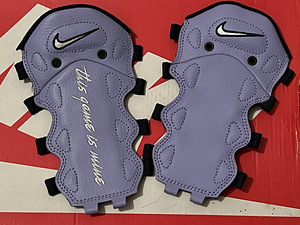 Nike Air More Money Women's Shoes Twilight Pulse-White ao174 (2 foto / 4)
