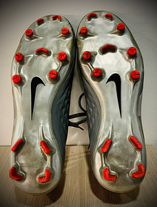Jalgpallijalatsid Nike (kasutatud) (2 foto / 3)