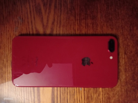 iPhone 8 Plus есть царапины