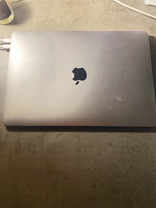 Macbook air 2019 128gb (1 foto / 3)