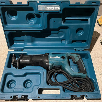 Универсальная пила Makita JR3051TK