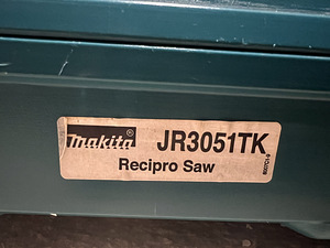 Универсальная пила Makita JR3051TK (2 фото из 4)