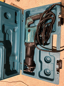 Универсальная пила Makita JR3051TK (4 фото из 4)