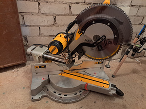 Dewalt (1 фото из 2)