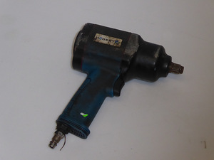 Гайковерт пневматический ударный 1/2" Hogert Technik HT4R623 (3 фото из 6)