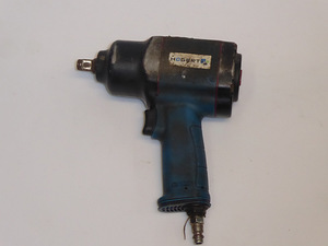 Гайковерт пневматический ударный 1/2" Hogert Technik HT4R623 (5 фото из 6)