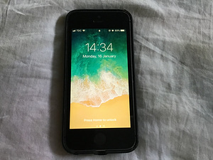 iPhone 5S 16Gb Black (1 foto / 2)
