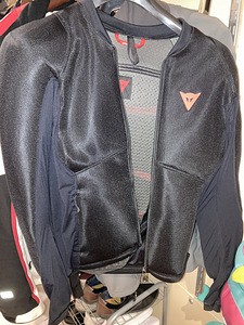 TURVAVEST DAINESE PRO-ARMOR SAFETY JACKET 2, L SUURUS (1 foto / 1)