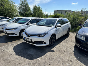 АРЕНДА АВТО Toyota Auris Hybrid LPG Bolt Forus (1 фото из 1)