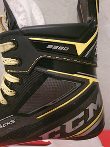 Müüa uisud CCM Super Tacks 9380. (2 foto / 9)