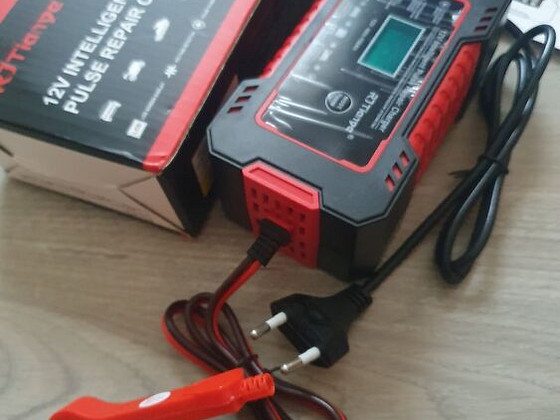 Зарядное устройство 12V Aku Battery Pulse Charger Repair